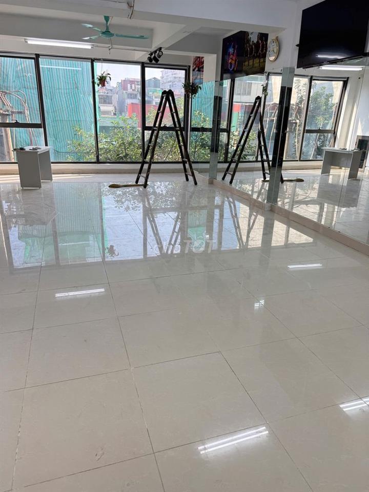 Cho thuê 70m2 làm văn phòng tại phố Đê La Thành, quận Đống Đa, HN