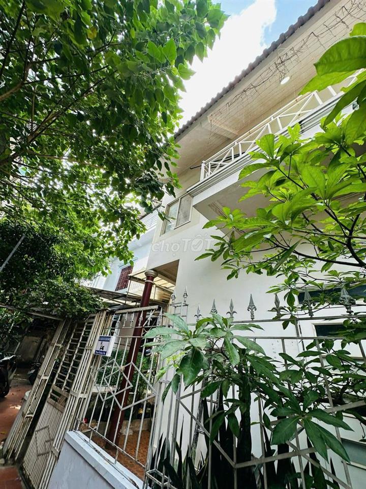  Cho thuê nhà 3 tầng rất đẹp tại mặt phố Tân Ấp, quận Ba Đình, HN