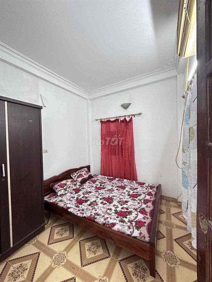 cho thuê nhà nguyên căn 3 tầng tại Ngõ 273 Đê La Thành