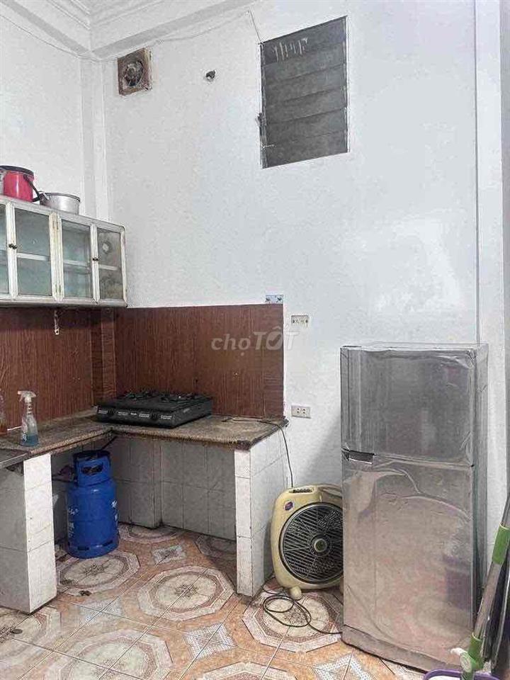 cho thuê nhà nguyên căn 3 tầng tại Ngõ 273 Đê La Thành