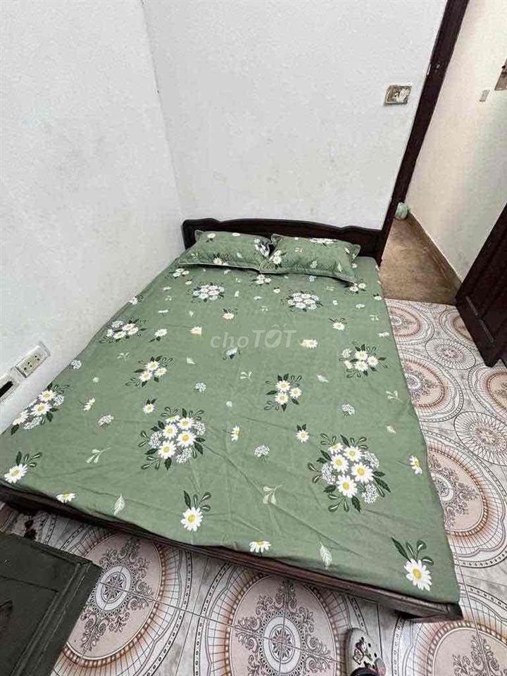 cho thuê nhà nguyên căn 3 tầng tại Ngõ 273 Đê La Thành