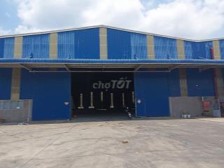 Cho thuê kho xưởng 3000m2. Giá 2.8 đô/1m2.