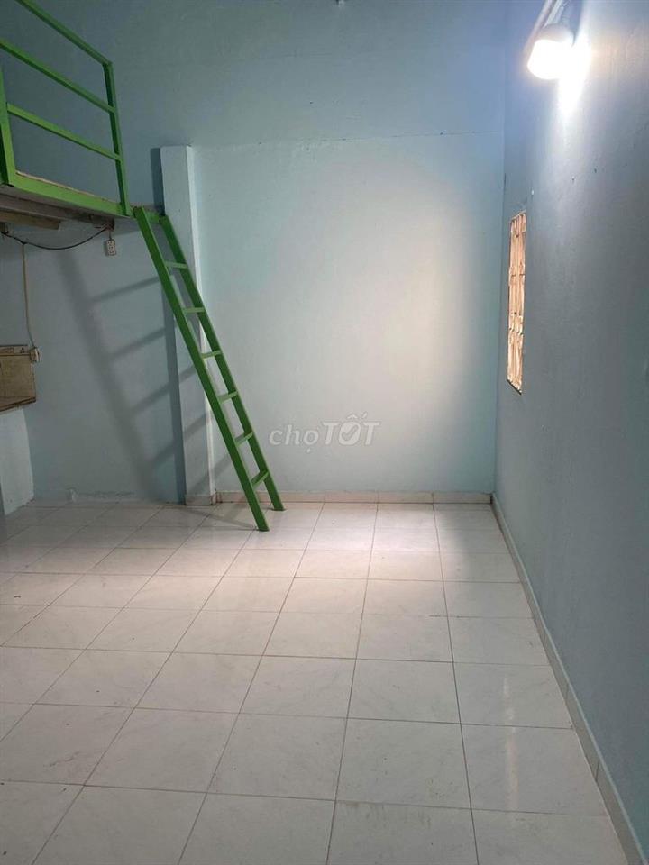 Phòng trọ giá cực rẻ Bình Thạnh ( có Wc, gác riêng )
