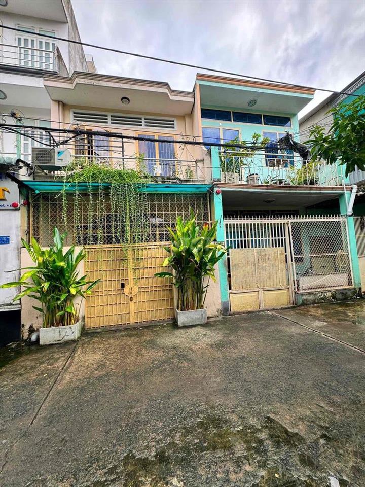 sát bên CityLand - LotteMart - hẻm xe tải thông