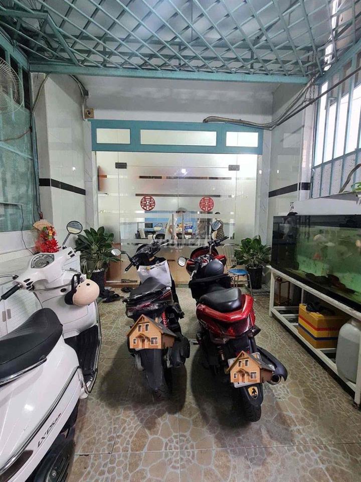 cần bán gấp MT Nguyễn Văn Công 4x17m. có giá đẹp