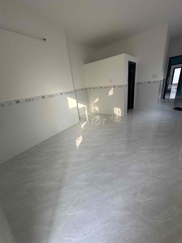 phòng mới xây gần iuh, cao đẳng bách khoa sg