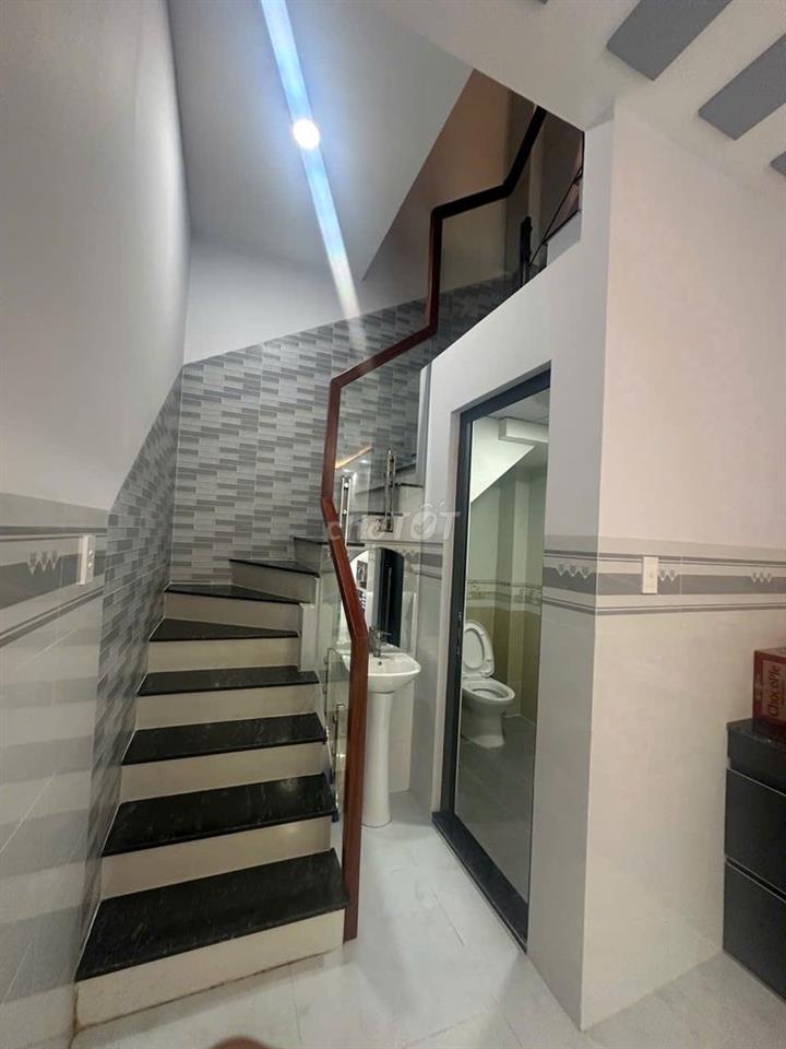 BÁN NHÀ MỚI XÂY KHU DÂN CƯ ỔN ĐỊNH 