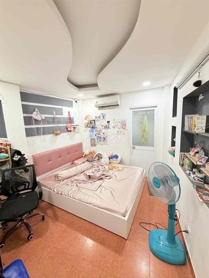 Bán nhà HXH MINH PHỤNG Q.11 , 35m2 , 3 Tầng , Cách 1 Căn ra mặt tiền