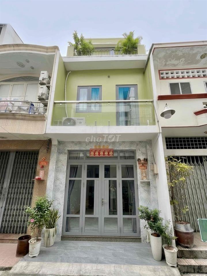 Bán nhà HXH MINH PHỤNG Q.11 , 35m2 , 3 Tầng , Cách 1 Căn ra mặt tiền