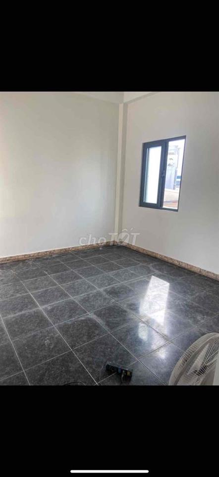 Phòng trọ rộng, thoáng, cửa sổ trời đường Tân Hải, Tân bình