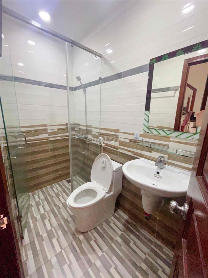Cho thuê nhà nguyên căn, HXH 7m Tô Hiệu, DTSD 230m2, 1 PK, 1 bếp, 5PN,