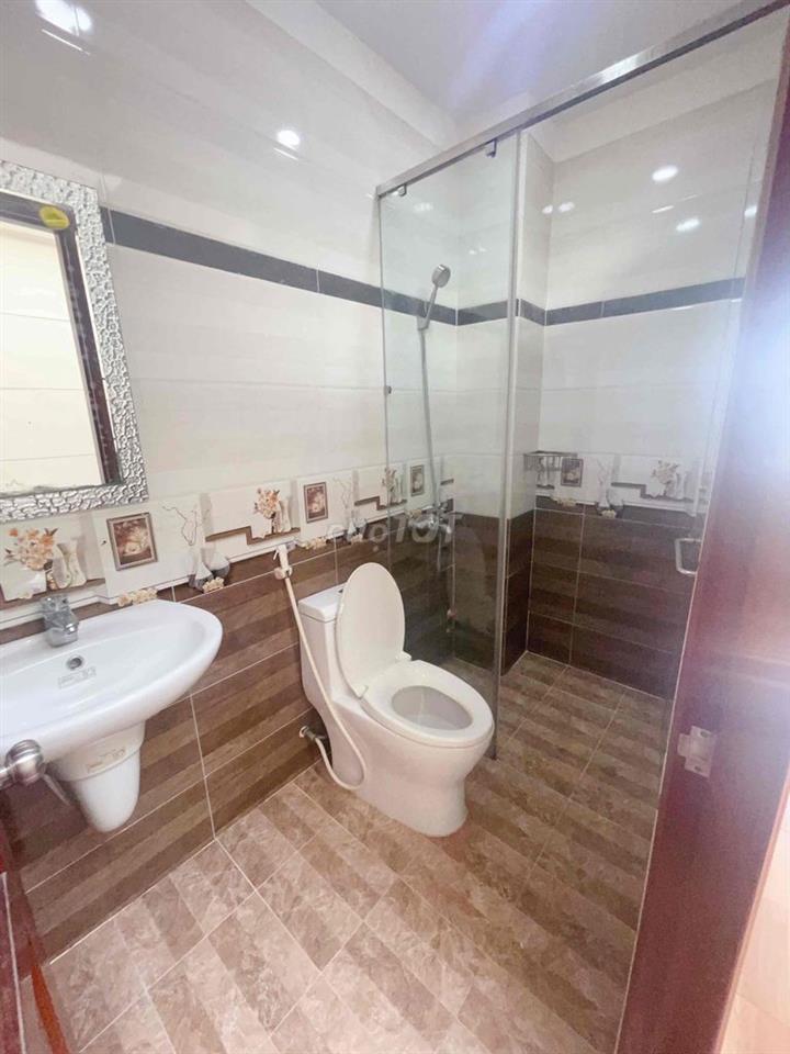 Cho thuê nhà nguyên căn, HXH 7m Tô Hiệu, DTSD 230m2, 1 PK, 1 bếp, 5PN,
