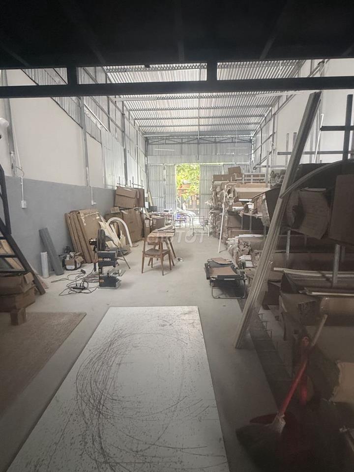 Cho thuê kho gần bến xe 7 x 19 