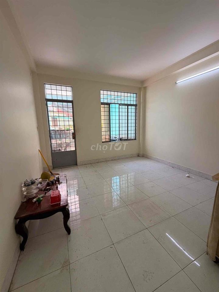 🏡 Bán Nhà Mặt Tiền Đường Lớn – Vị Trí Đẹp, Kinh Doanh Tốt – 3 Tấm Đúc