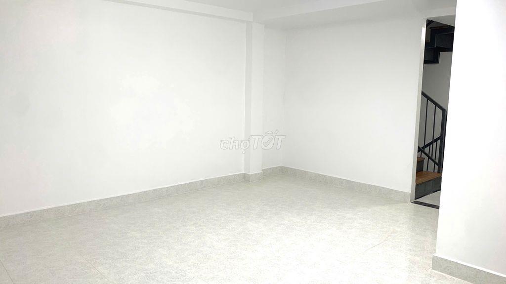 BÁN NHÀ HXH 221 VÕ VĂN TẦN – 81M² – THANG MÁY – NỞ HẬU – GIÁP QUẬN 1