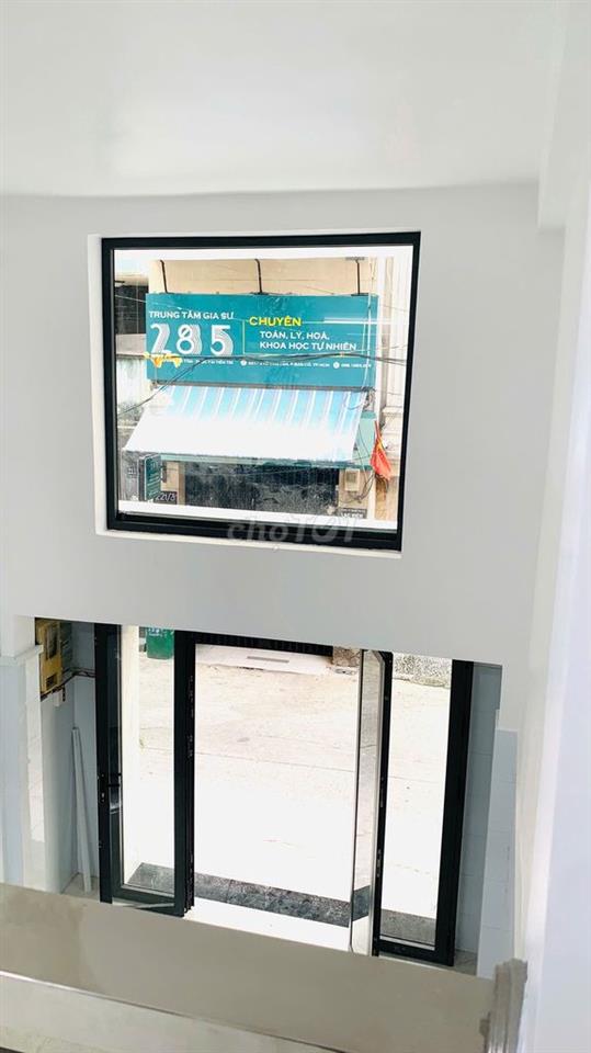 BÁN NHÀ HXH 221 VÕ VĂN TẦN – 81M² – THANG MÁY – NỞ HẬU – GIÁP QUẬN 1