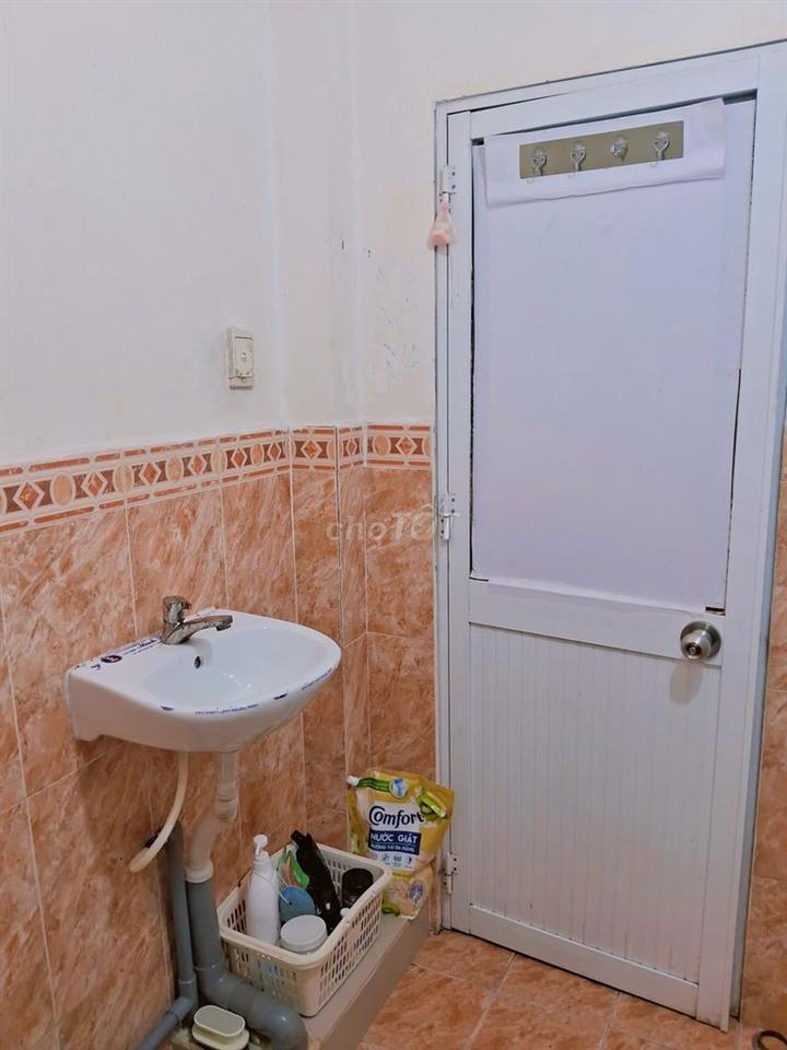 Phòng cực rộng Lê văn sỹ 4tr5