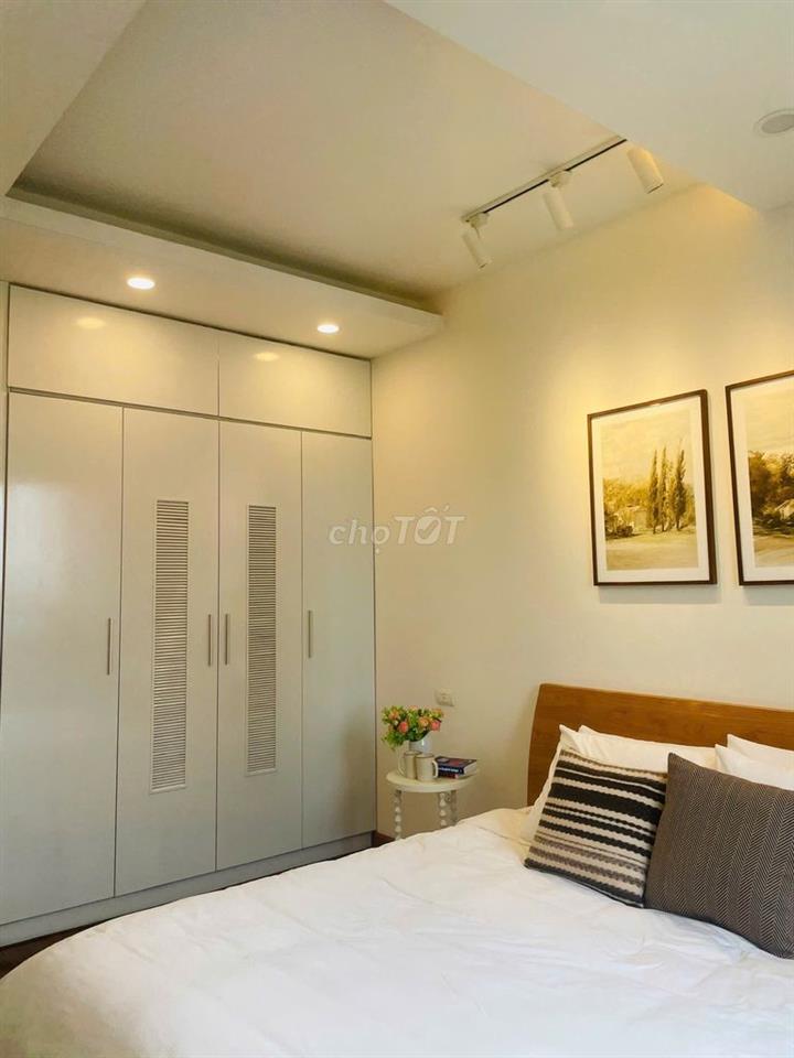 Cho thuê căn hộ 3PN ở CT2A khu ĐTM Nghĩa Đô, sát Starlake, 106 HQV 