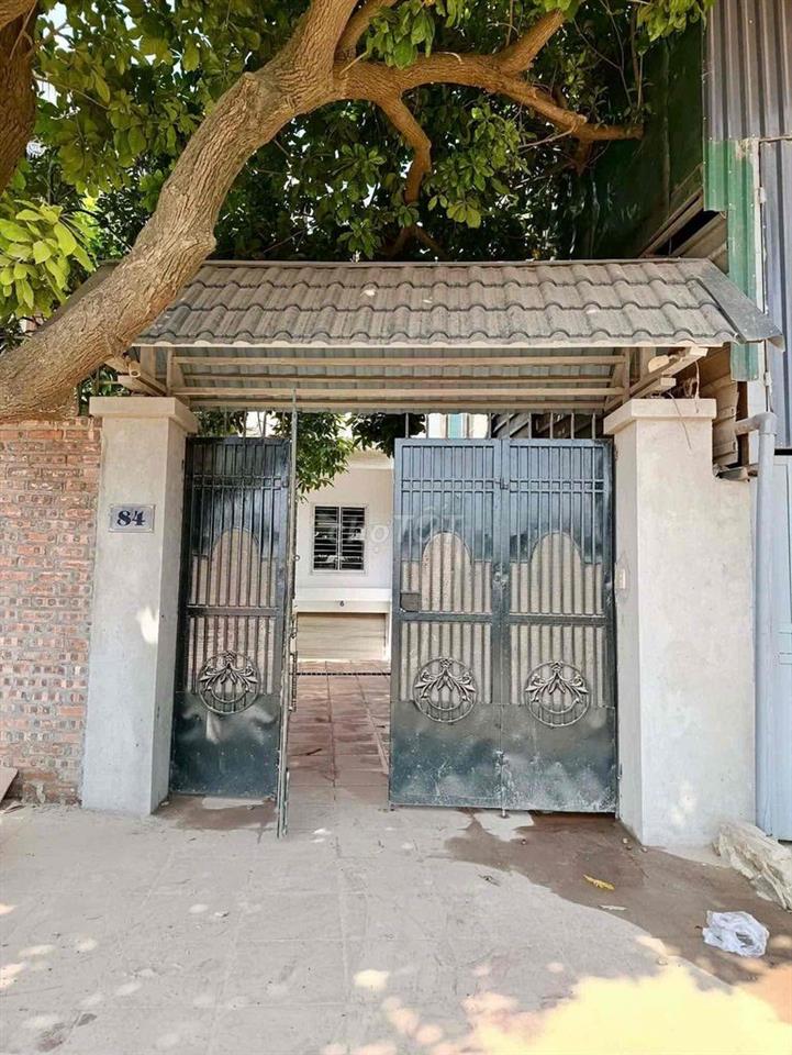 Nhà nguyên căn 3 tầng 4pn, mặt đường Đê Quai, phường Tứ Liên (cũ)