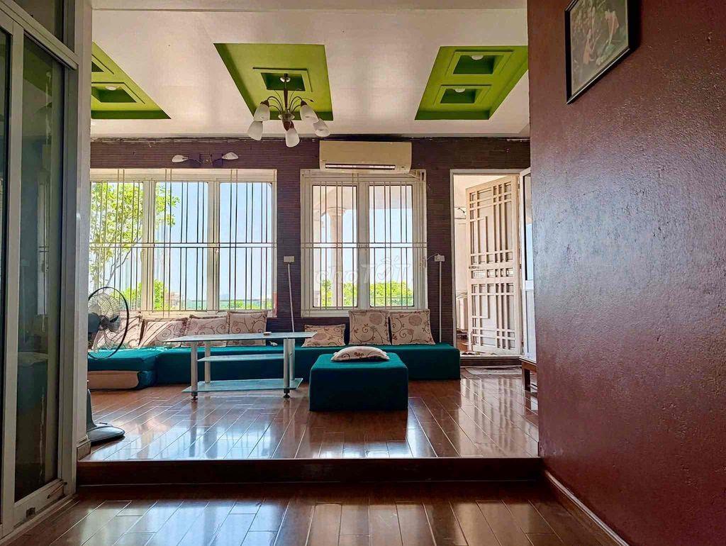 Nhà nguyên căn 3 tầng 4pn, mặt đường Đê Quai, phường Tứ Liên (cũ)