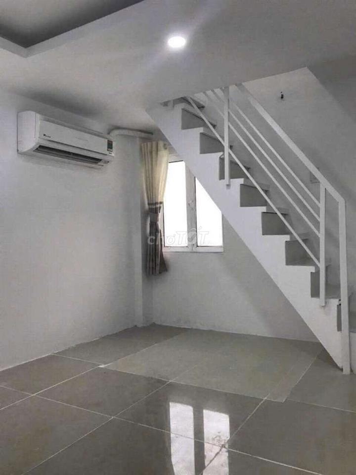 NHÀ MẶT TIỀN SÁT BẾN XE MIỀN TÂY