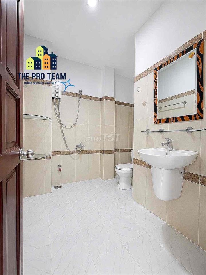 GẦN TRƯỜNG ĐẠI HỌC Hutech, UTH, RỘNG RÃI MÁT MẺ