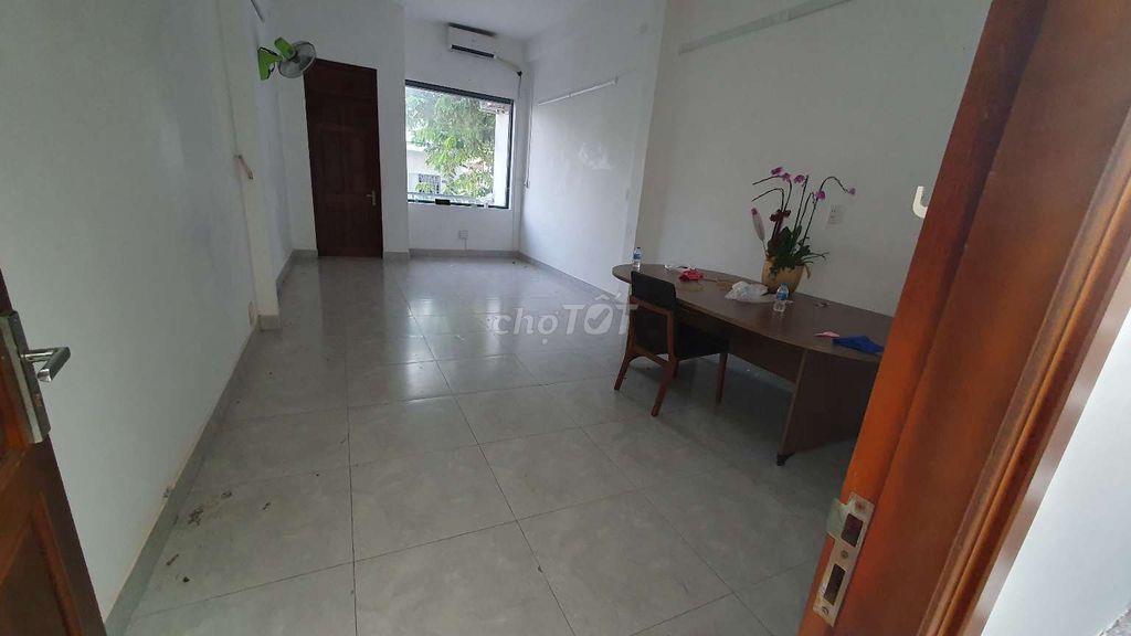 Gấp! Cho thuê văn phòng Gần Đỗ Xuân Hợp