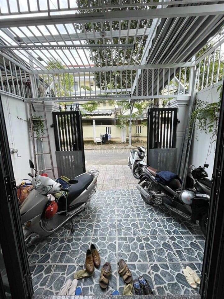 Cần Bán 1 căn nhà Quốc Lộ 50 Bình Chánh 