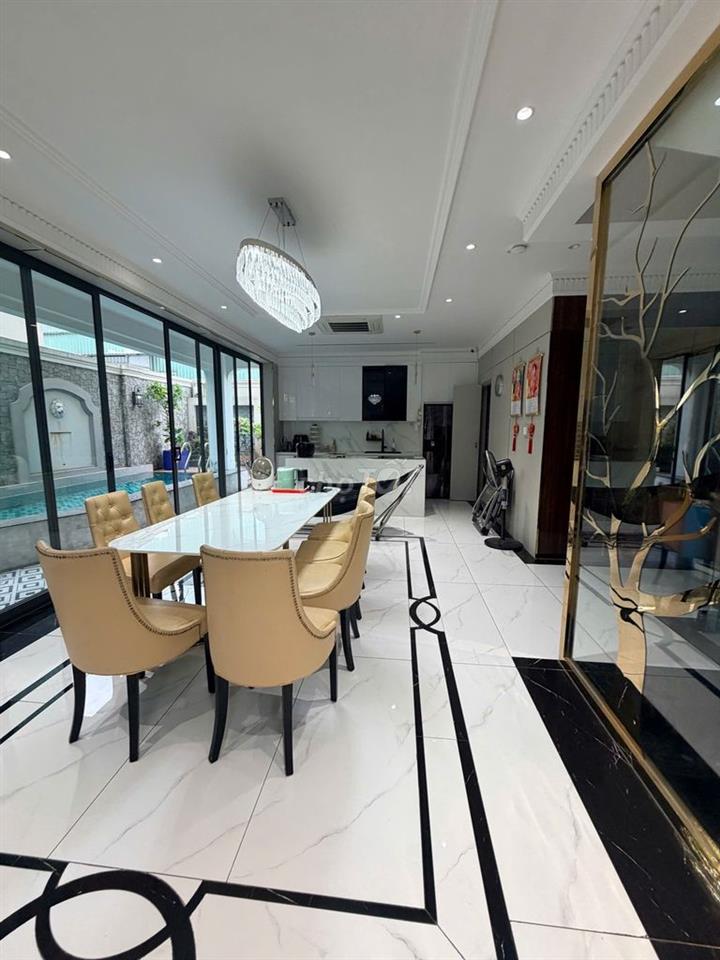 Bán biệt thự smart home cao cấp hồ bơi ấm, thang máy, hầm 2 ô tô