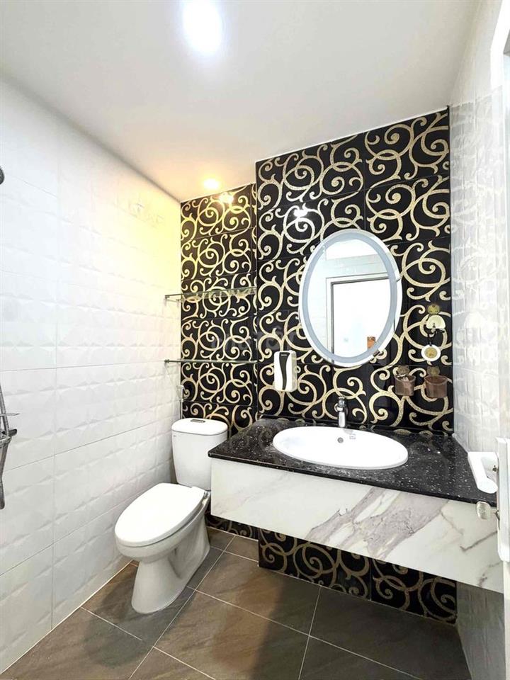 CẦN BÁN NHÀ 4 LẦU, 7 PHÒNG, 6 TOLET, HẺM XE HƠI QUAY ĐẦU, PHÚ NHUẬN