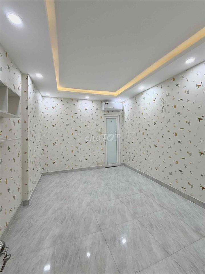 CẦN BÁN NHÀ 4 LẦU, 7 PHÒNG, 6 TOLET, HẺM XE HƠI QUAY ĐẦU, PHÚ NHUẬN