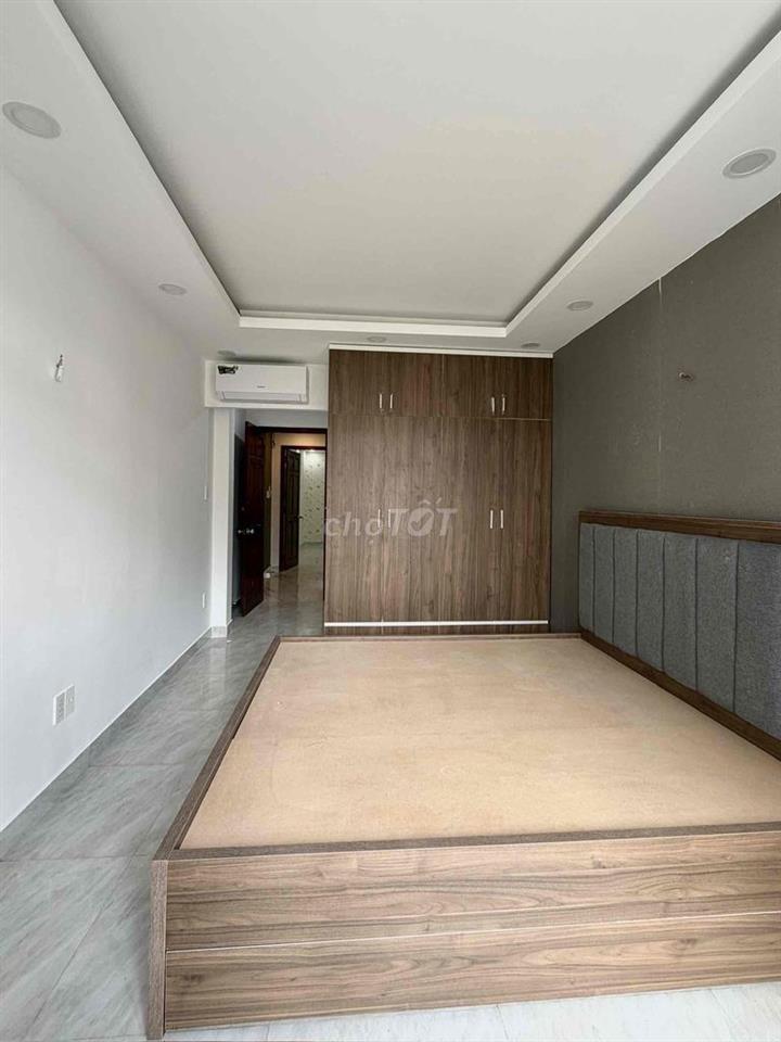 CẦN BÁN NHÀ 4 LẦU, 7 PHÒNG, 6 TOLET, HẺM XE HƠI QUAY ĐẦU, PHÚ NHUẬN