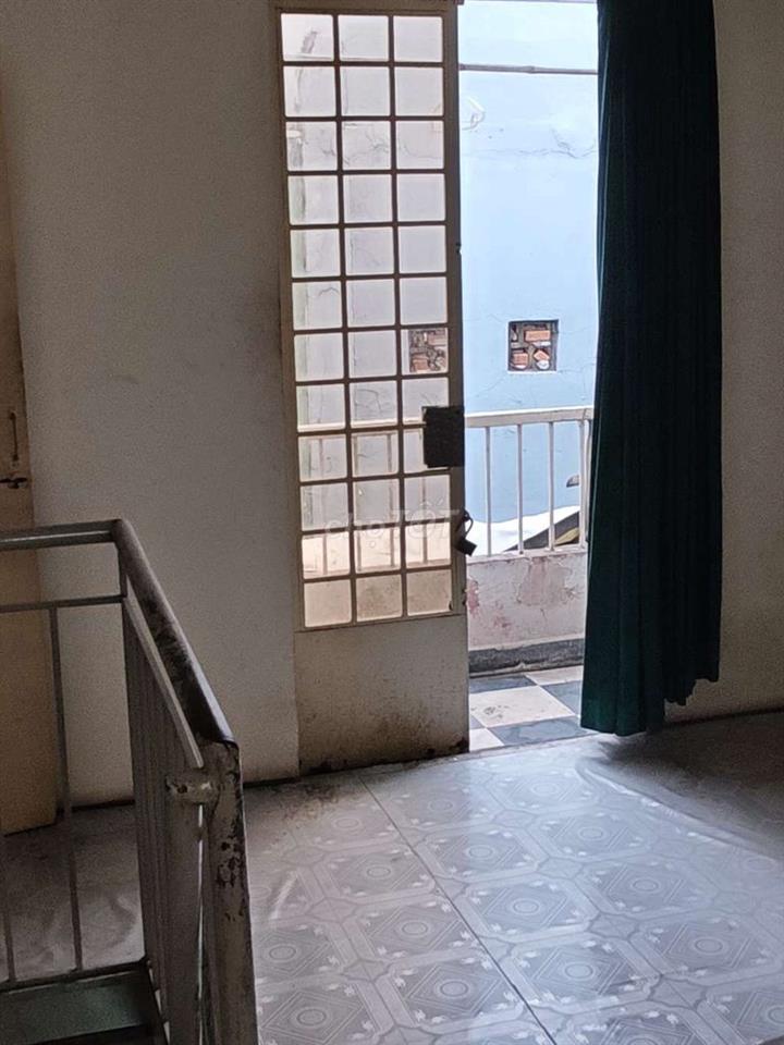 Bán nhà nhỏ cấp 4 Phú Nhuận