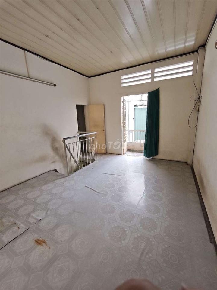 Bán nhà nhỏ cấp 4 Phú Nhuận