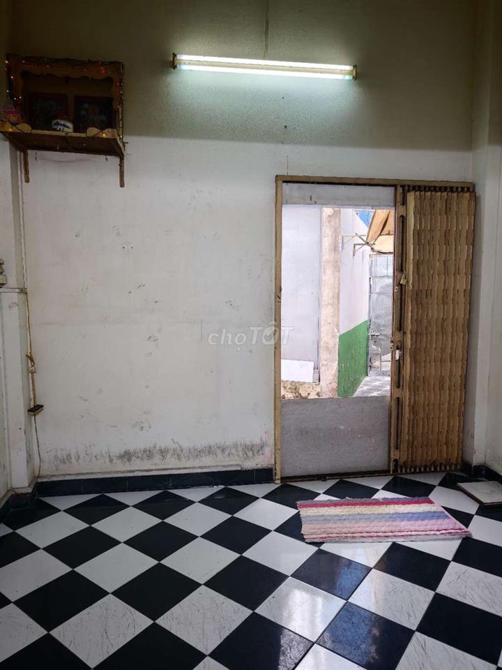 Bán nhà nhỏ cấp 4 Phú Nhuận
