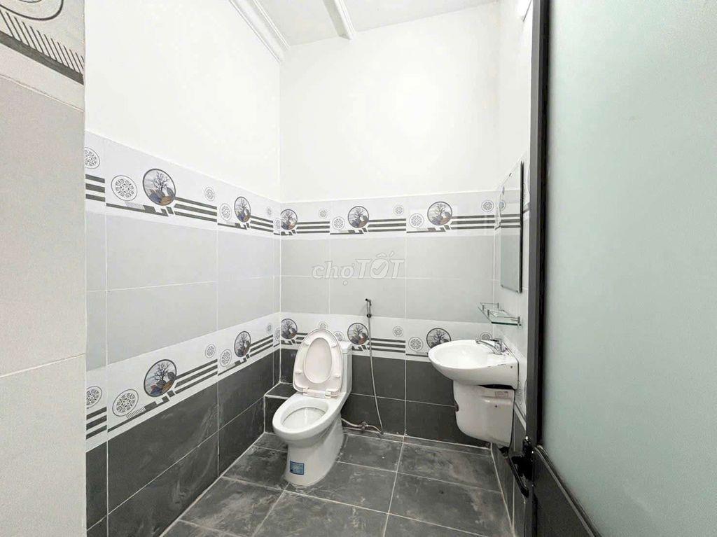 Căn Hộ 1 PN - 1PB và Ban Công tại CMT8, Quận 10