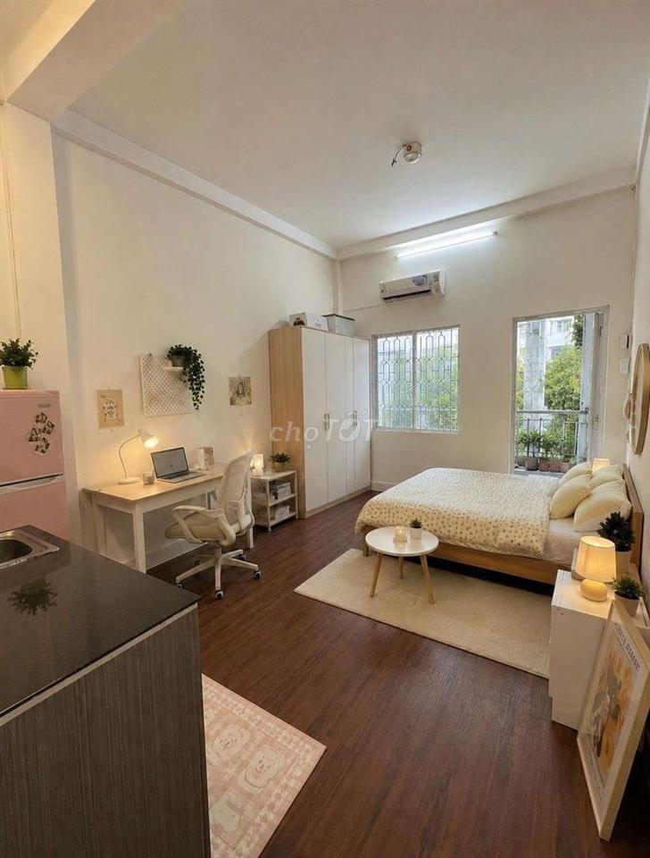 Cách UEH 450M đi bộ, STUDIO BANCOL RỘNG THOÁNG, Đ. LÊ HỒNG PHONG, Q10