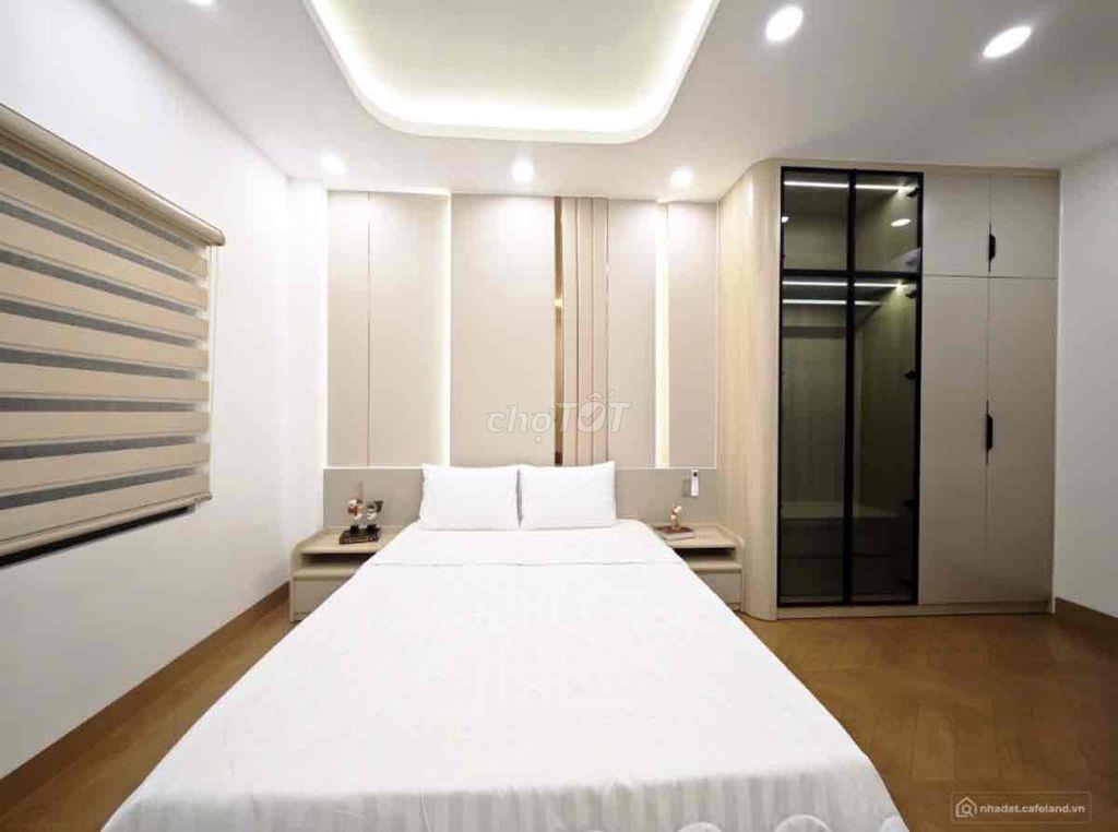Bán nhà mới An Nhơn 4x21m, 3 lầu có thang máy, ô tô vào nhà – giá 14,6