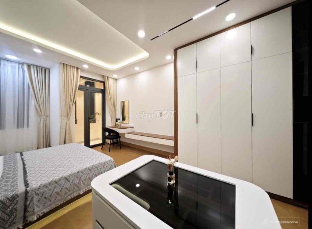 Bán nhà mới An Nhơn 4x21m, 3 lầu có thang máy, ô tô vào nhà – giá 14,6