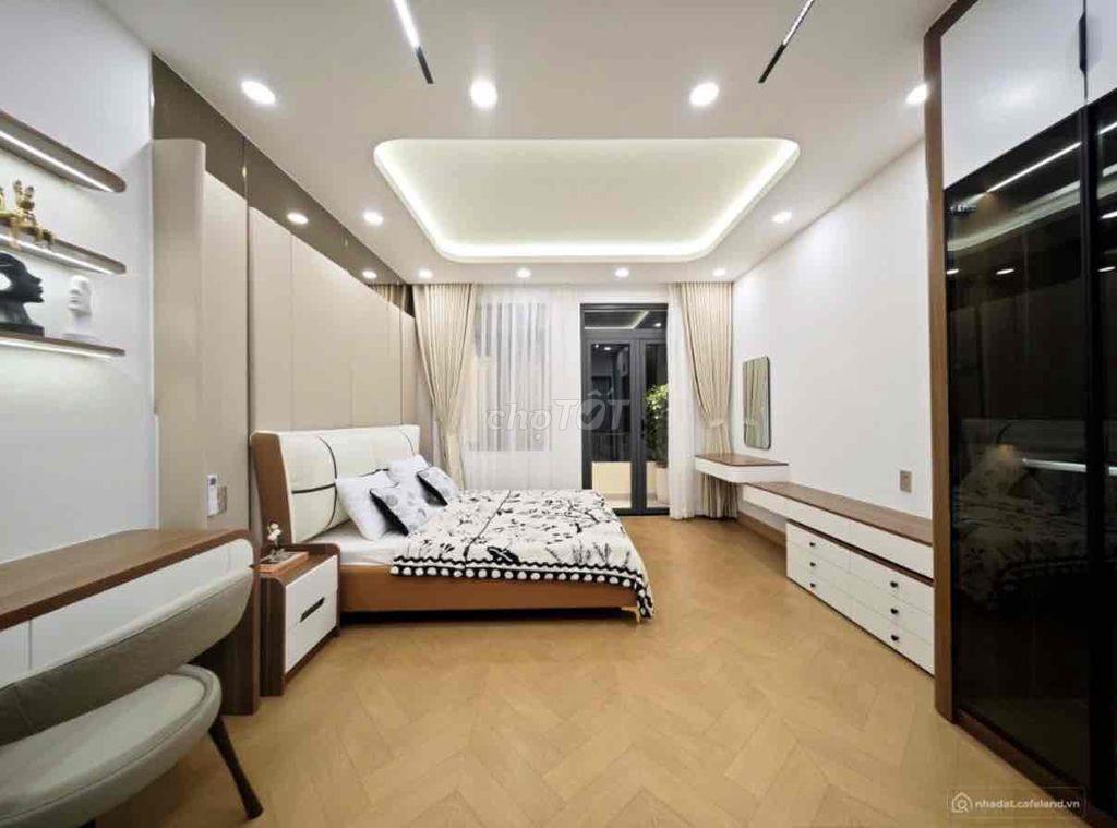 Bán nhà mới An Nhơn 4x21m, 3 lầu có thang máy, ô tô vào nhà – giá 14,6