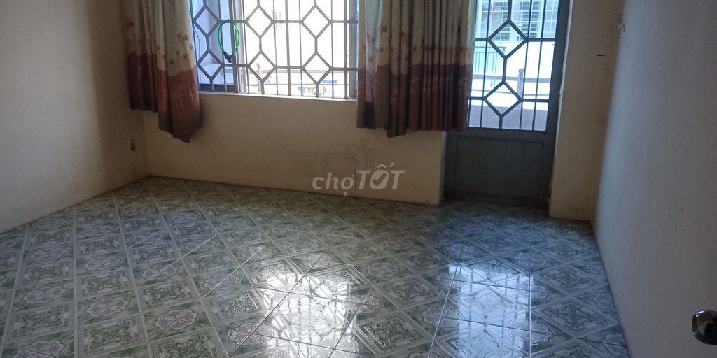 Cho thuê nguyên lầu 2 dt 4 x 17m 2 phòng có cửa sổ ban công