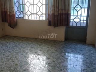 Cho thuê nguyên lầu 2 dt 4 x 17m 2 phòng có cửa sổ ban công