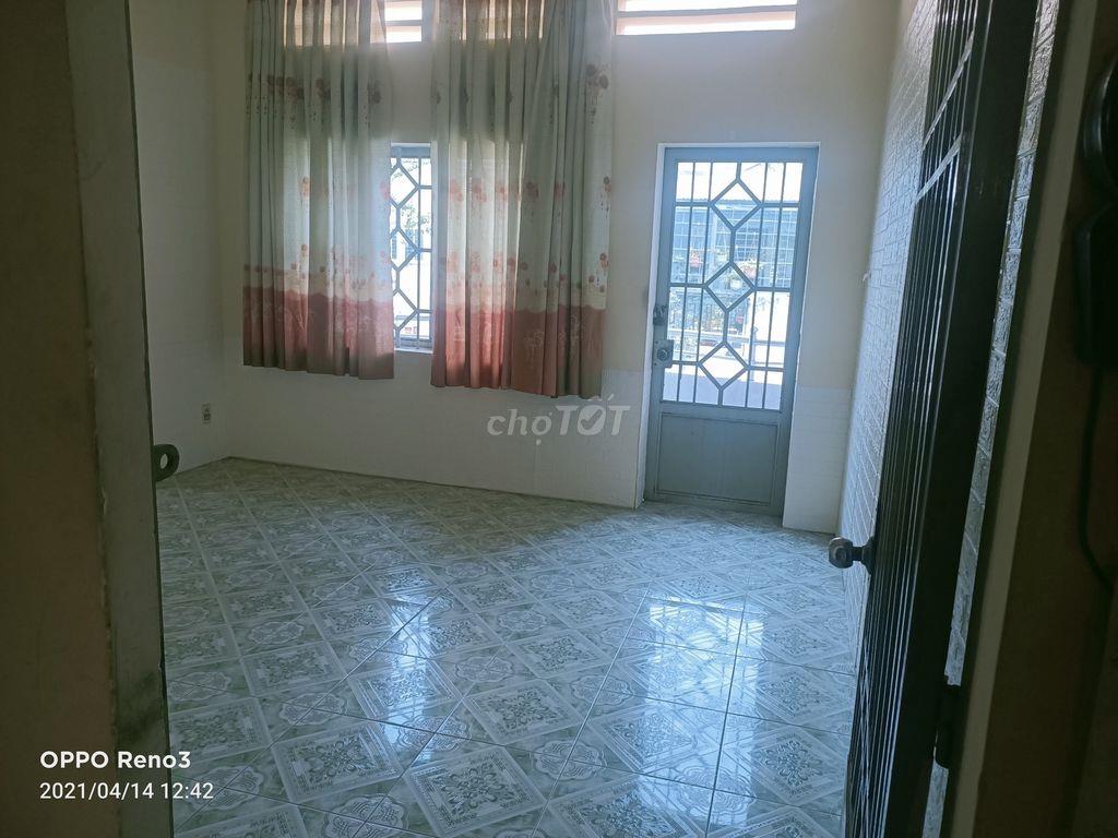 Cho thuê nguyên lầu 2 dt 4 x 17m 2 phòng có cửa sổ ban công