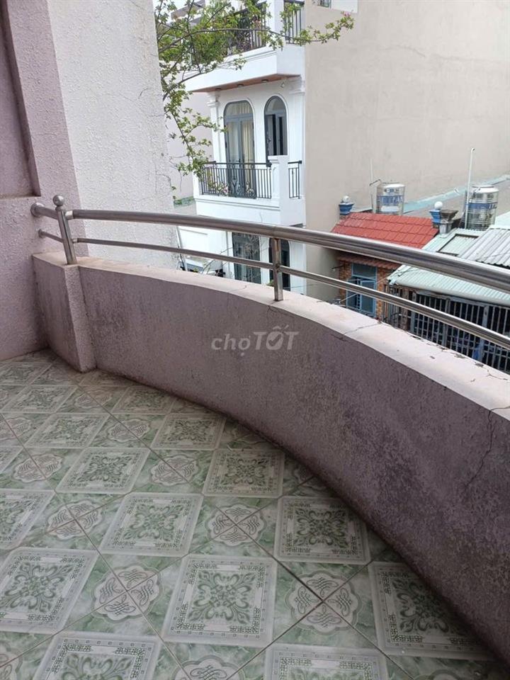 Cho thuê phòng 16m2, có cửa sổ, ban công rất thoáng, khu tiện ích