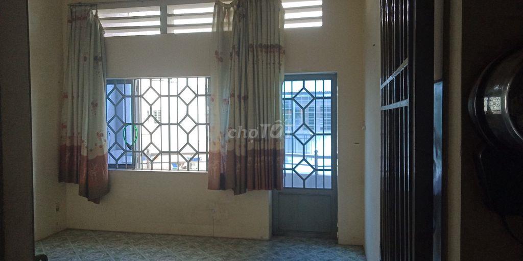 Cho thuê phòng 16m2, có cửa sổ, ban công rất thoáng, khu tiện ích