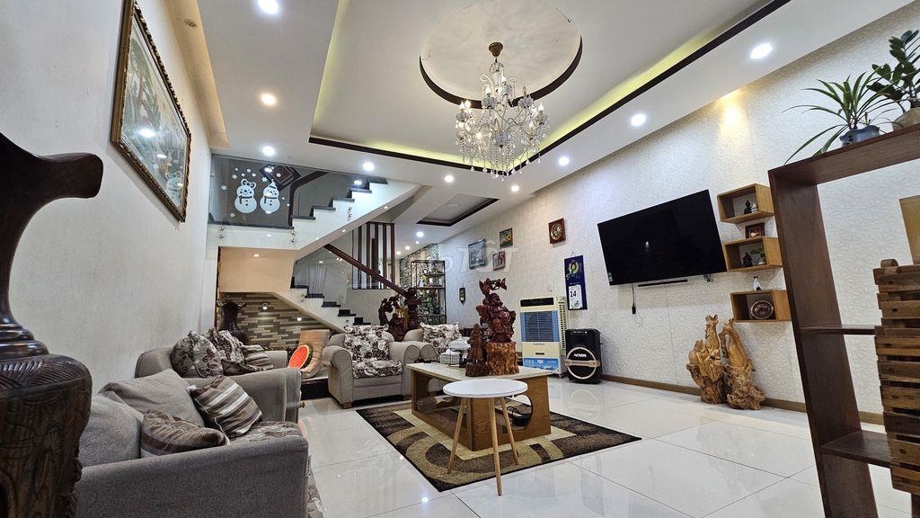 NHÀ PHỐ COMPOUND– 94,8M² – 3 TẦNG – SỔ HỒNG – 14,9TỶ  CHÍNH CHỦ