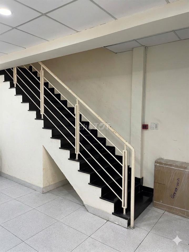CHO THUÊ NHÀ MẶT TIỀN TRUNG TÂM QUẬN 3 - NGAY CHỢ HOÀ HƯNG (400m²)