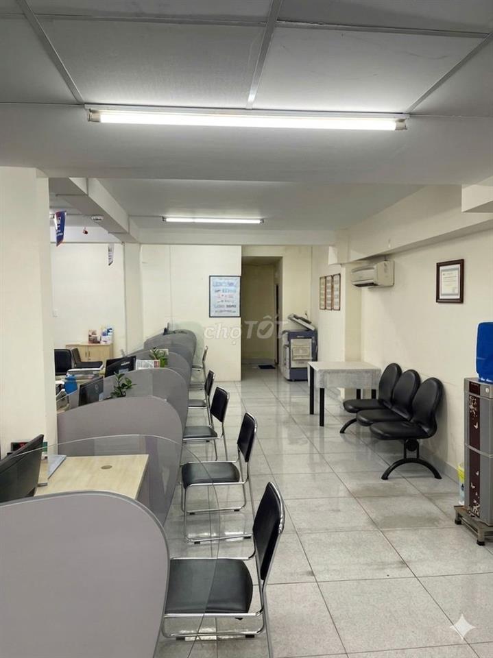 CHO THUÊ NHÀ MẶT TIỀN TRUNG TÂM QUẬN 3 - NGAY CHỢ HOÀ HƯNG (400m²)