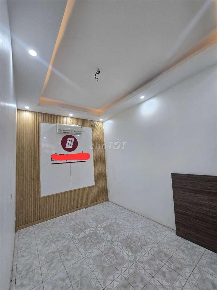 Cho thuê tầng 3 tầng 4 nhà mặt đường Thanh Nhàn