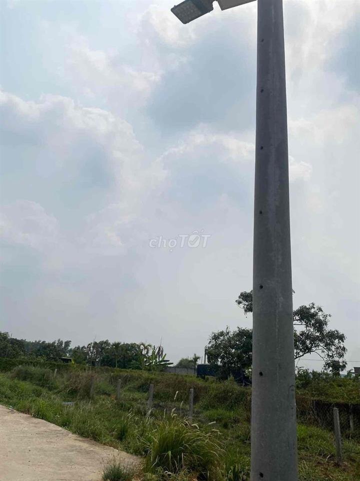 Sắp định cư sang Mỹ tho nên bán 148m2 đất thổ cư hẻm xe hơi